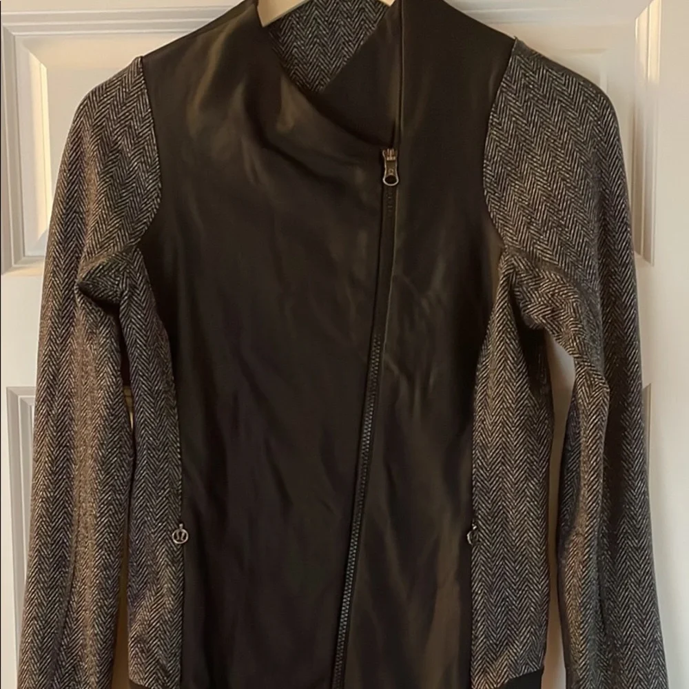 Reversible zip up - Picture 2 of 2